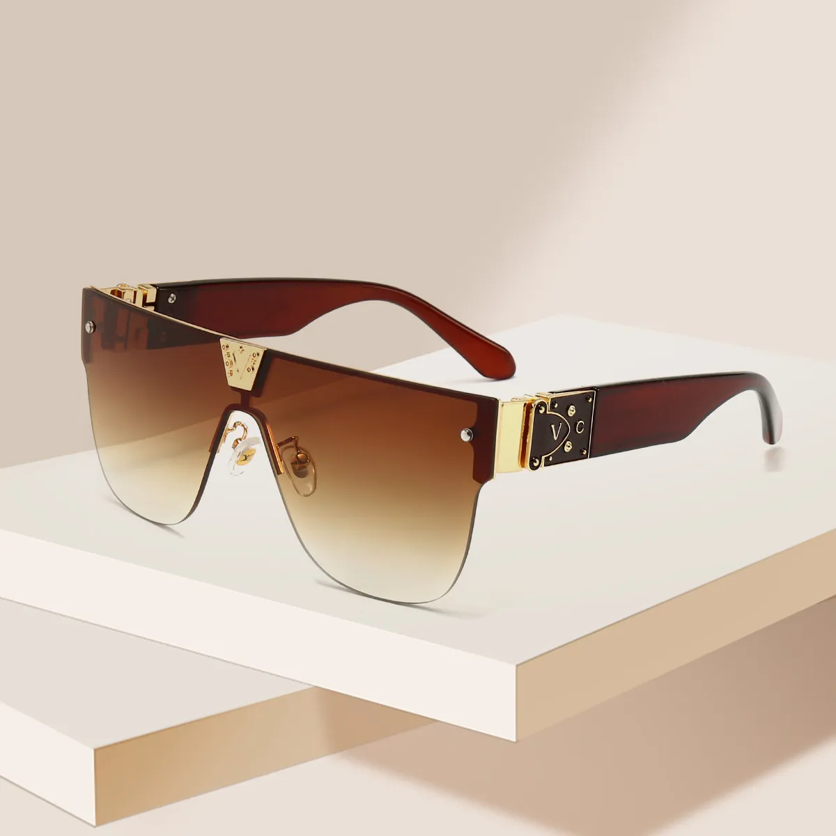 مصمم فاخر نظارات شمسي من قطعة واحدة نظارات الشمس للرجال يقودون الصيد أزياء مكافحة UV400 Adumbral Z0212