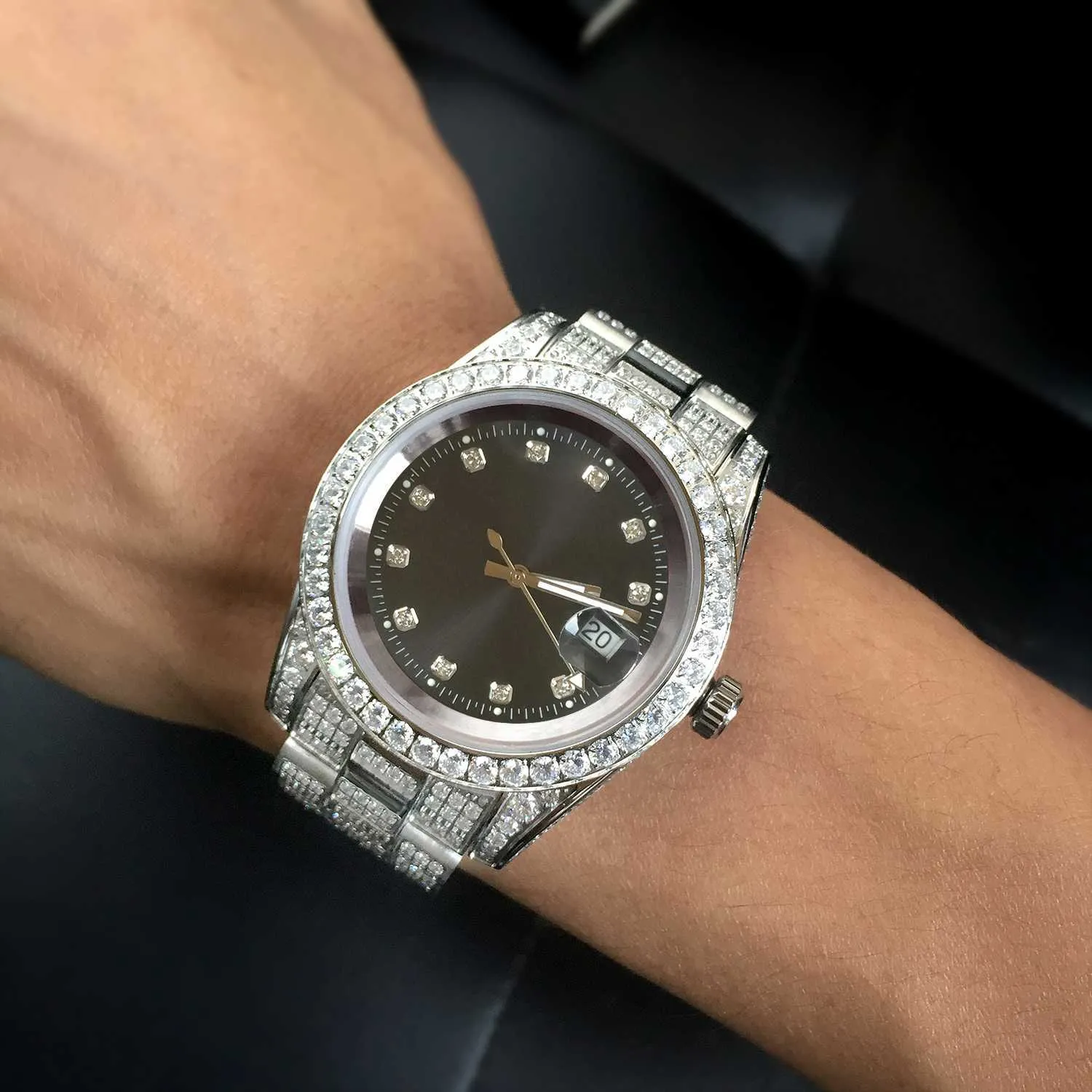 Luxuriöse Herren-Armbanduhr mit CZ-Diamant, vereist, vergoldeter Edelstahl, Quarz, 261 K