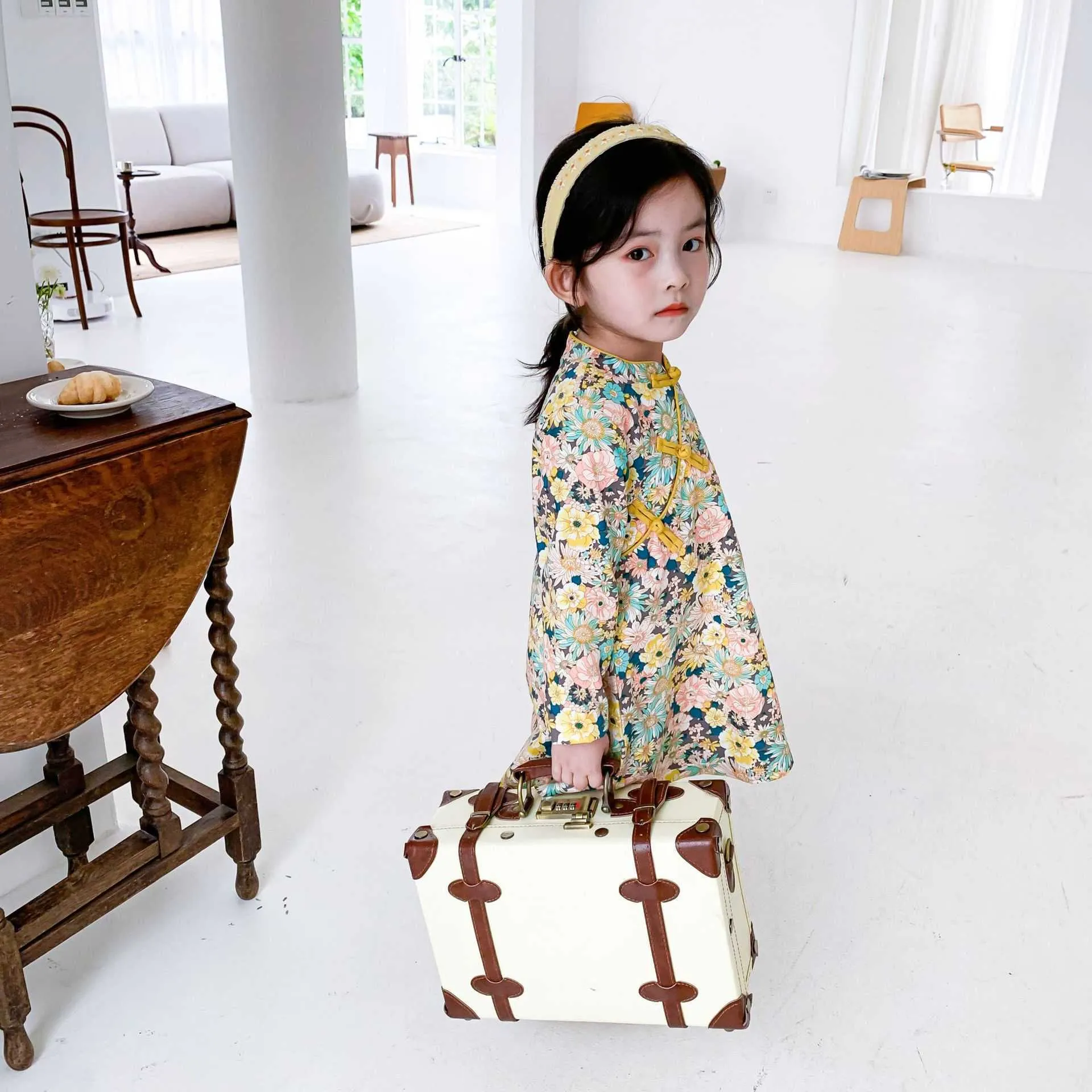 Chinese style cute girls floral long sleeve gown Autumn kids Frog cheongsam dress 210708