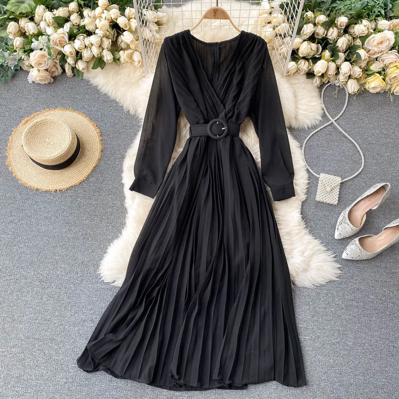 Spring And Autumn Solid Color Sexy Women's Chiffon Pleated Dress Vintage Elegant V-Neck Red Maxi With Belt Femme Robe 210514