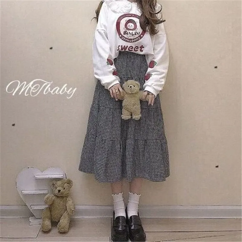 Harajuku giapponese donna 2 pezzi vestito kawaii carino fragola felpa stampata + gonna scozzese rossa autunno pullover top a pieghe 210421