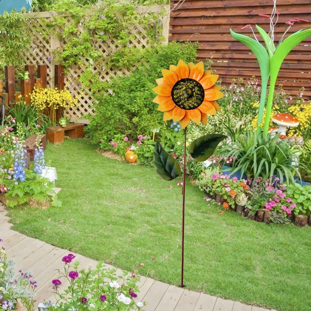 Sun Flower Wind Spinner Wrought Iron Metal Stake Rotating Windmill Handicraft Waterproof Corrosion Resistant Garden Decor Q0811