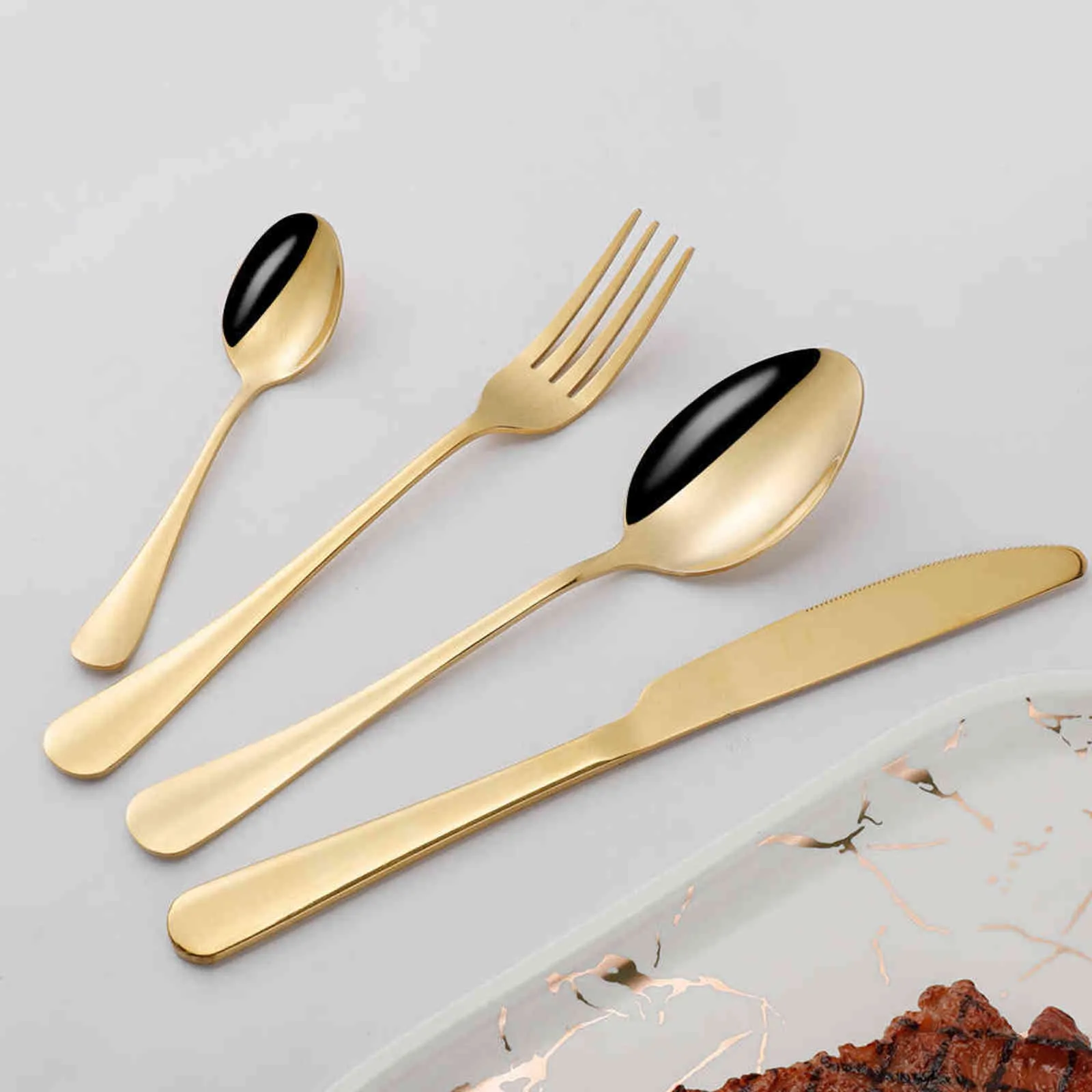 Złoty sztućce Zestaw Western Flatware 16 sztuk Nóż Widelec Spoon Obciągarka Zestaw Obiad Zestaw Zestaw Naczynia Zestawu Zestawu Stołowe 211112