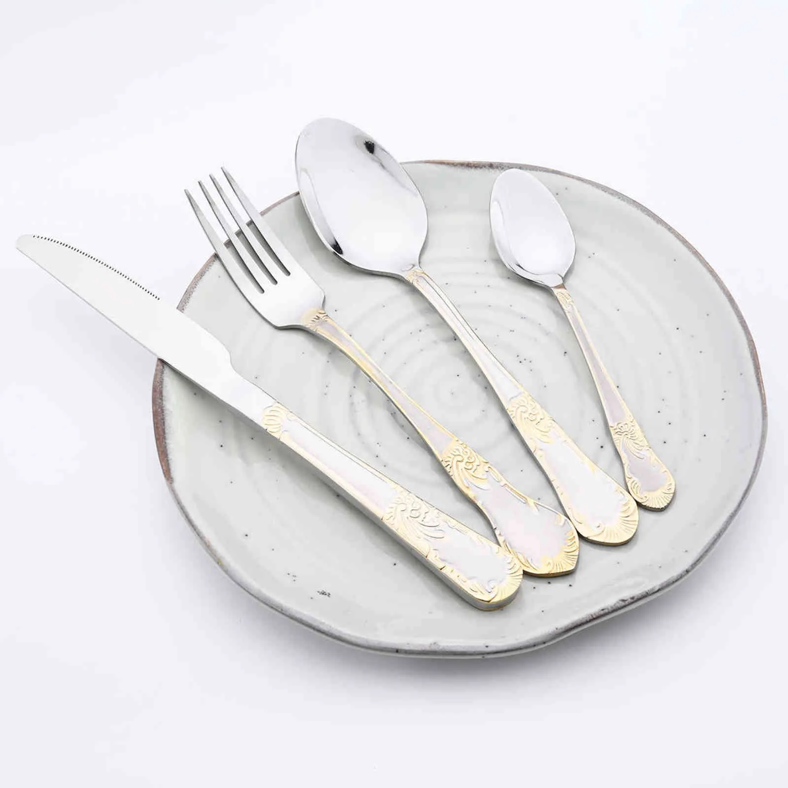 24 sztuk Vintage Gold Cutlery Set 18/10 Zestaw obiadowy Ze Stali Nierdzewnej Noże Forks Tea Spoon Srebro Naczynia Kitchen Flatware 211112