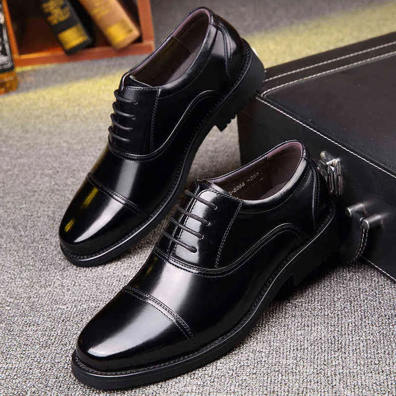 2021Man chaussures en cuir fendu semelle en caoutchouc taille supplémentaire 48 homme affaires bureau homme robe cuir chaussures H1125