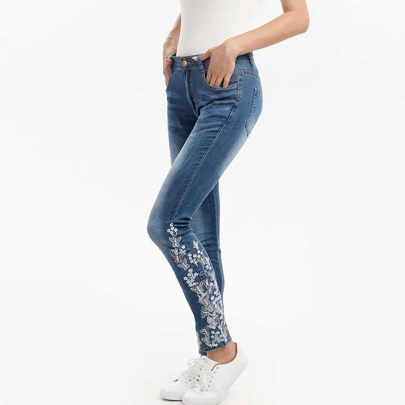 Pantaloni a matita in denim Jeans ricamati elasticizzati donna Fiore Modello sottile femminile Pantalon Femme S-2XL 210629