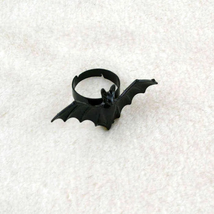 Vintage Gothic Halloween Black Bat Ring Jewelry Opening Adjustable Punk Style Ring Male Female Couple Hip-hop Index Finger Ring G1125