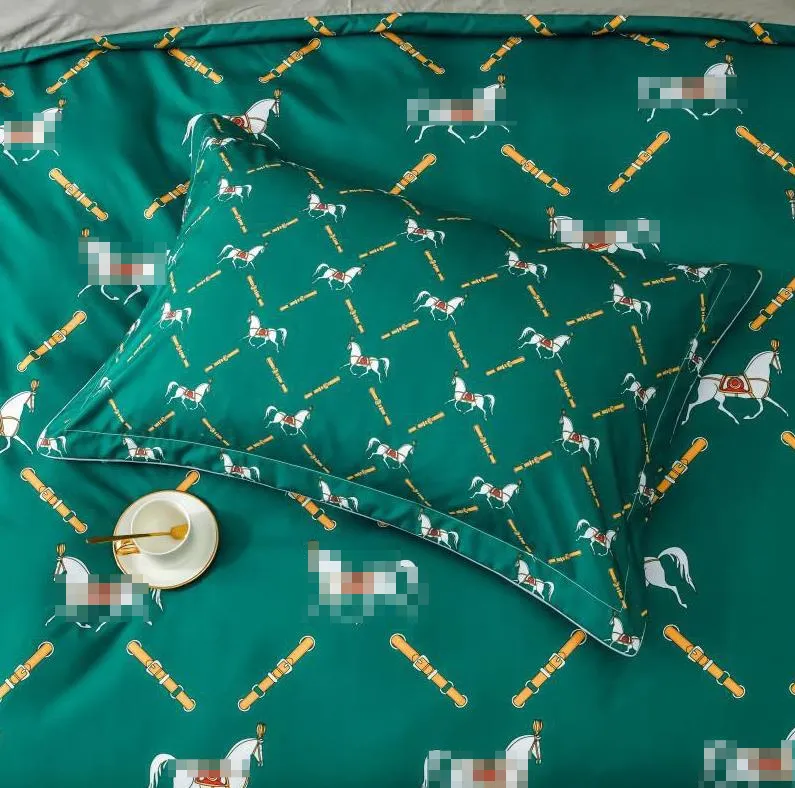 Set di biancheria da letto di lusso di design, copripiumino e federa, piumino con stampa verde, set caldi e confortevoli
