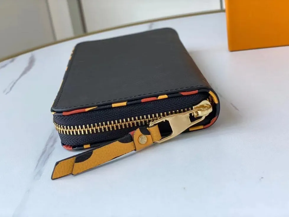2021 Classic high-quality luxury designer wallets ZIPPY LOCKME wallet handbagss chain ladies handbags and purse With box free ship M80680