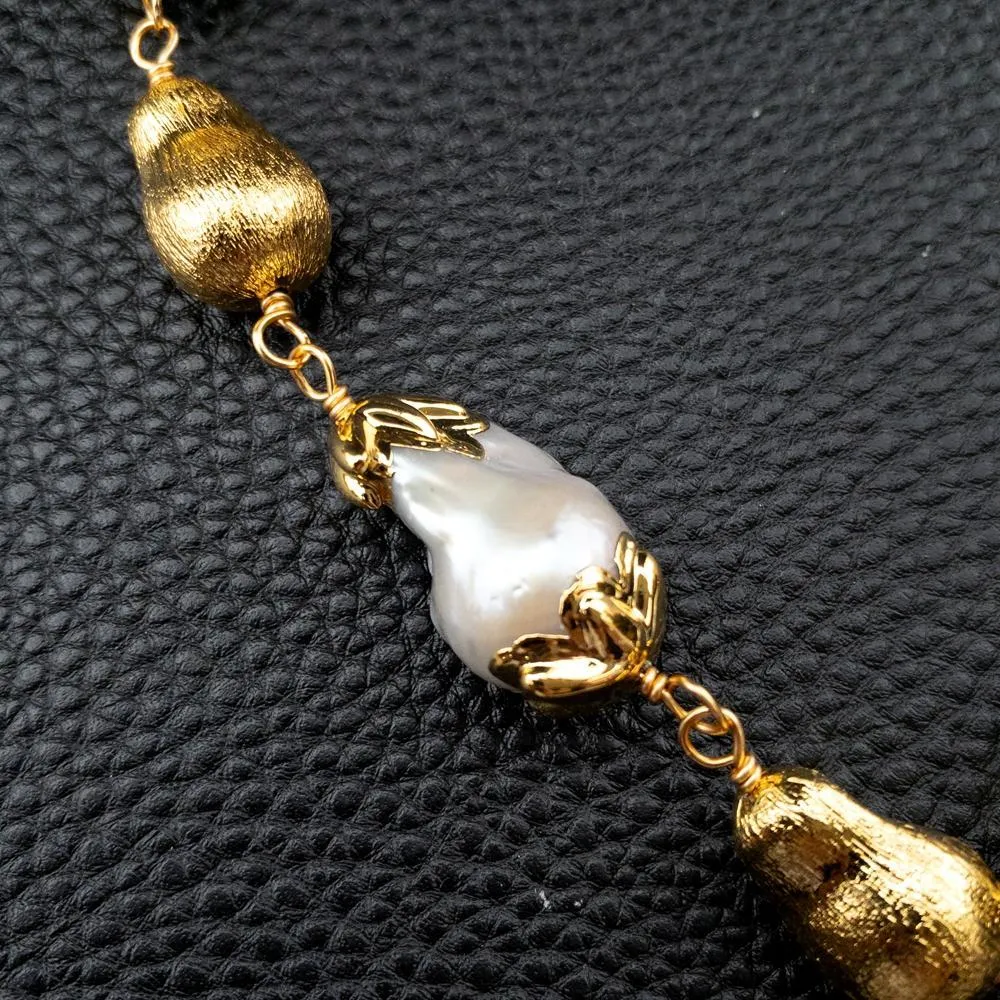 YYGEM – boule de flamme de culture d'eau douce, perle ronde blanche baroque avec bord plaqué or, bracelet enroulé fait à la main, 8 pouces
