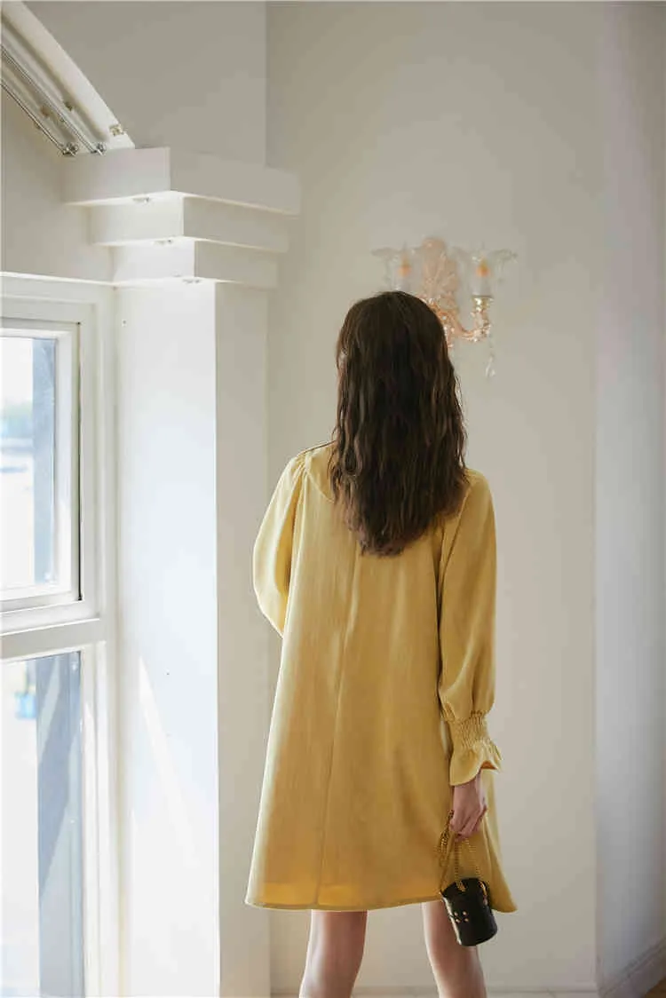 Automne jaune à manches longues robe femmes Patch noeud papillon cou genou longueur dames chic coréen mode vêtements 210427