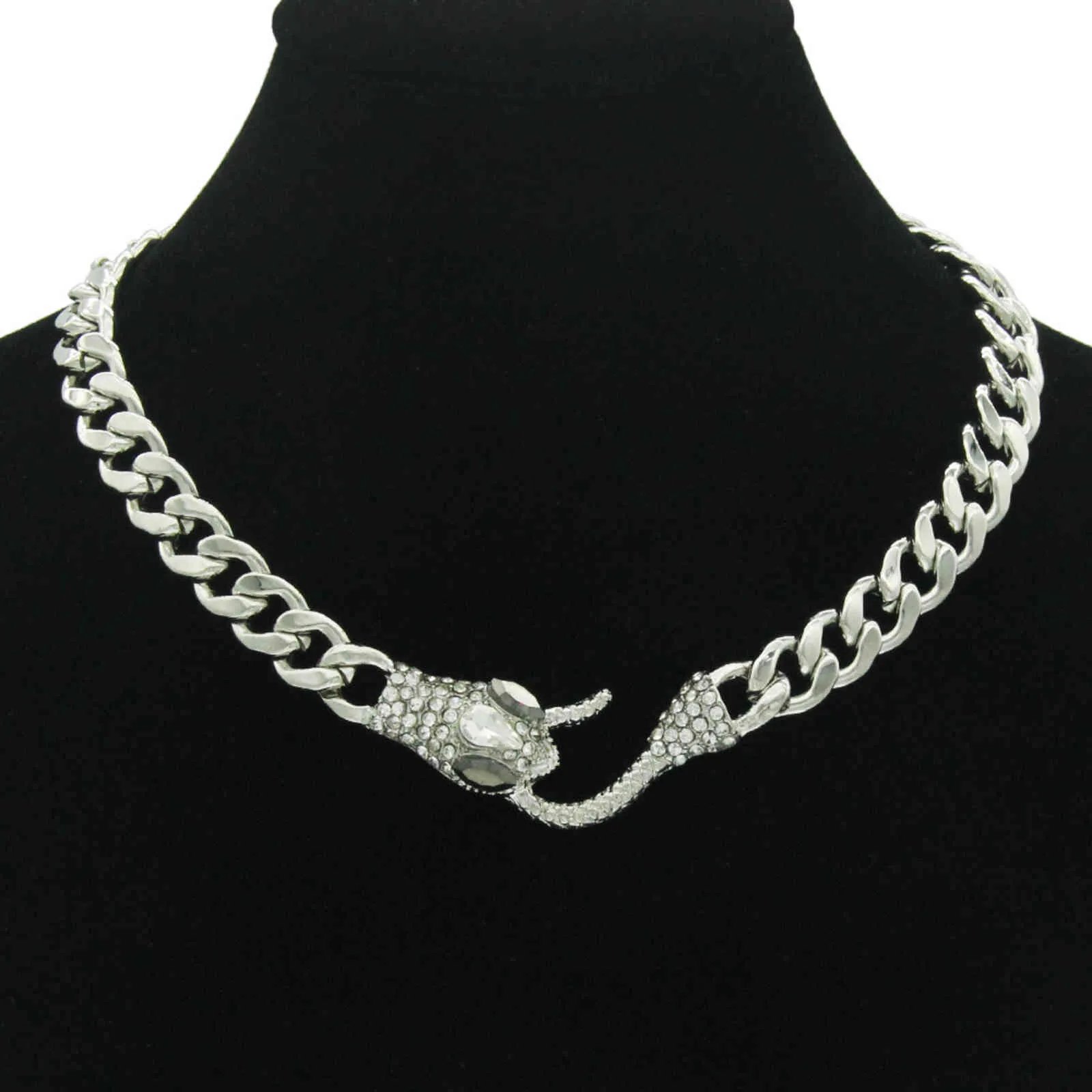 Chaîne de cou cubaine courte de style ins, design à la mode, diamant tridimensionnel incrusté de tête de serpent, bijoux