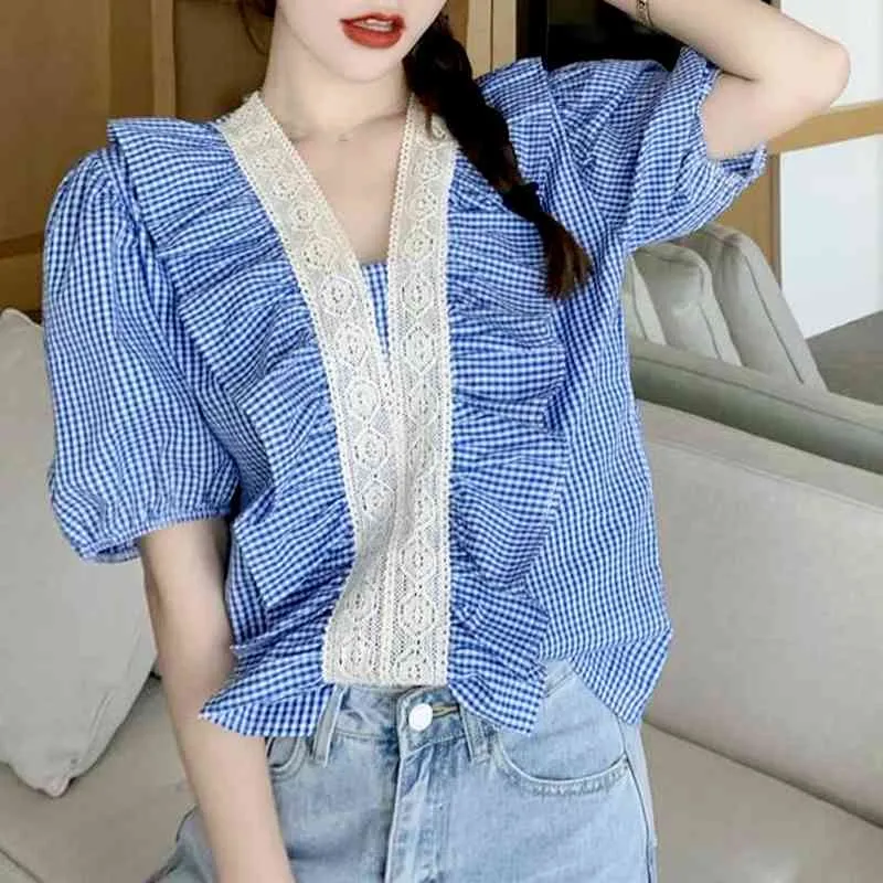 Ezgaga Women Blouse Vintage Short Puff Sleeve Plaid Shirts Summer V-Neck Tender Lace Sweet Shirts Fashion Tops Casual 210430