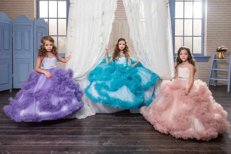 Pink Blue Girls Pageant Dresses Layer Champagne Ruffles Söta blommaflickaklänningar Spaghetti Rem TRAPLER PROM Dress Lace Ball Gown8756304