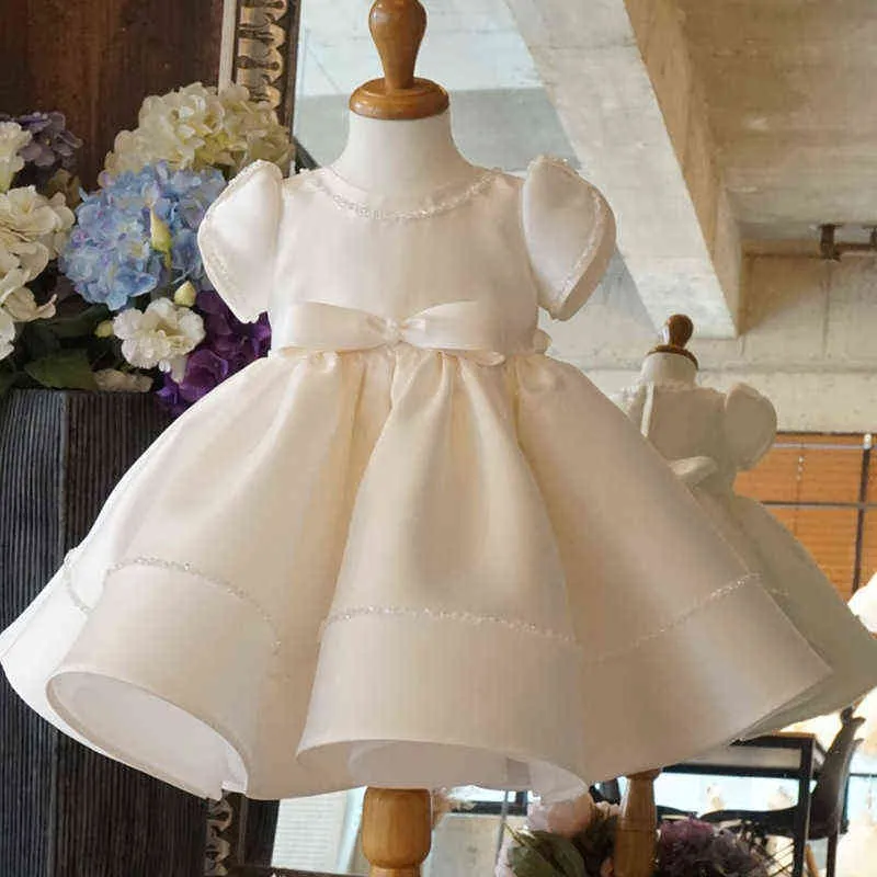 1年間の赤ちゃんの女の子の誕生日のドレス幼児ホワイトレースビーズバプテスマプリンセスドレス幼児の女の子の結婚式新生児の洗礼ガウンG1129