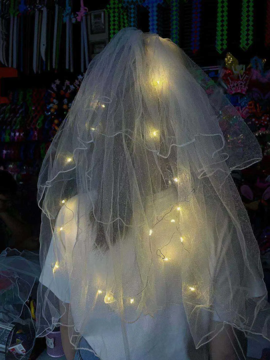 60cm lysande LED bröllop slöja axel längd pärlor vit brud slöjor barn prinsessan huvudbonad med lampa lampor mantilla garn pärlor dekor band båge g65ecm0