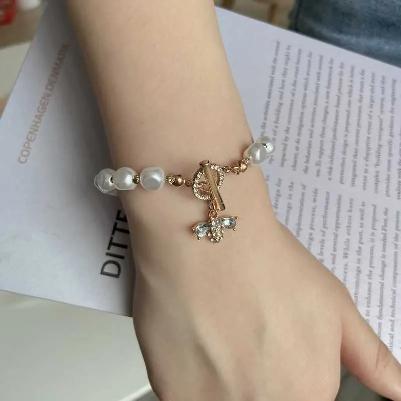 Versione coreana micro intarsiato zircone piccola ape Bracciale di perle moda donna indifferenza stile design di nicchia o braccialetto con fibbia G1026