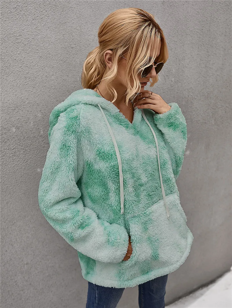 Isarose Femmes Fluffy Sweat à capuche Soft Coral Fleece Sweat-shirt d'hiver avec pull de poche Lady Tie-Dye Tie Dye Tops à capuche 210422