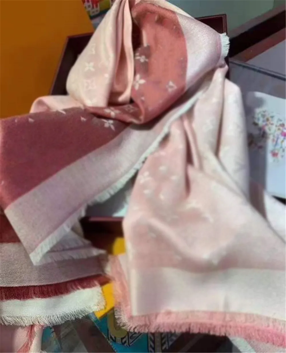 Klassischer Kaschmirschal der Marke, weiche Schals, modische, farbenfrohe zweifarbige Jacquard-Schals 140 140 cm295 V
