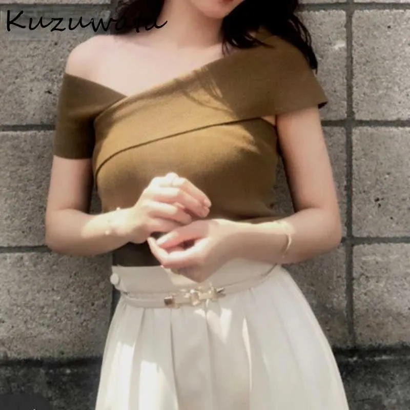 Kuzuwata SK colarinho de manga curta ombro strapless sexy camiseta mulheres magro encaixar fit design sólido tees verão top 210806
