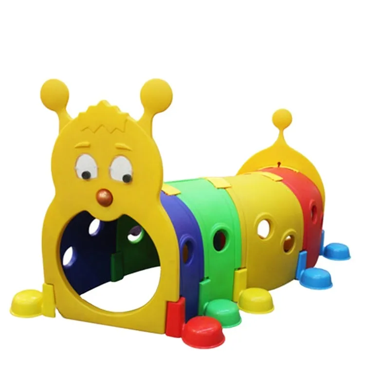 Dzieci bawią się dzieci na placu zabaw dla dzieci na świeżym powietrzu plastikowy tunel TUNEL TOB2605519