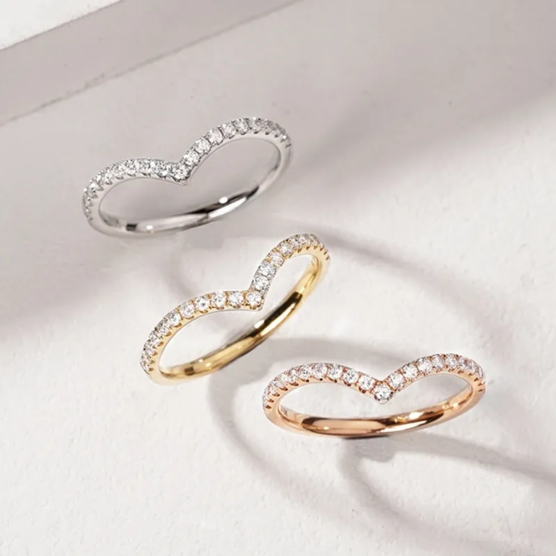 Anneaux 100 925 en argent sterling créé Moissanite Anniversaire Fashion Simple V Shape Creative Ring For Women Fine Jewelry15452839572202