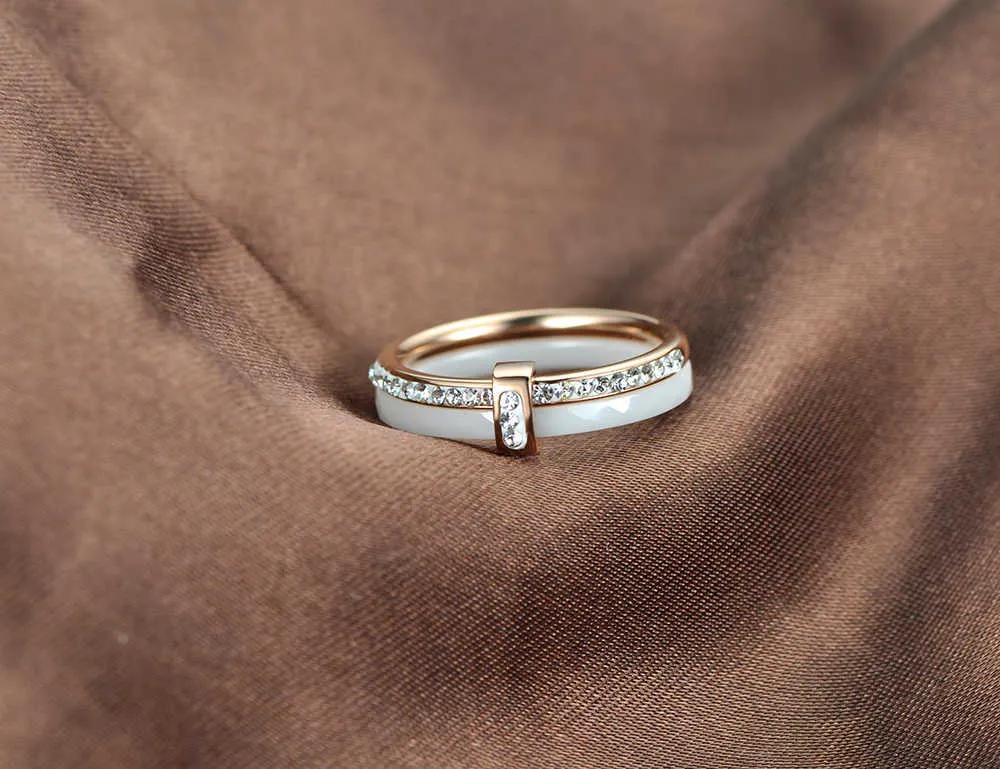 Lokaer 2 warstwy czarny / biały ceramiczny kryształ obrączki biżuteria róża / biała złota stal nierdzewna Rhinestone Engement R18054 x0715