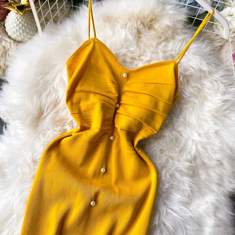 2020 elegante V-ausschnitt Spaghetti Strap frauen Sexy Kleid Sommer Beige/Gelb Hohe Taille Perlen, Figurbetontes Kleid Für weibliche Vestidos Y0603