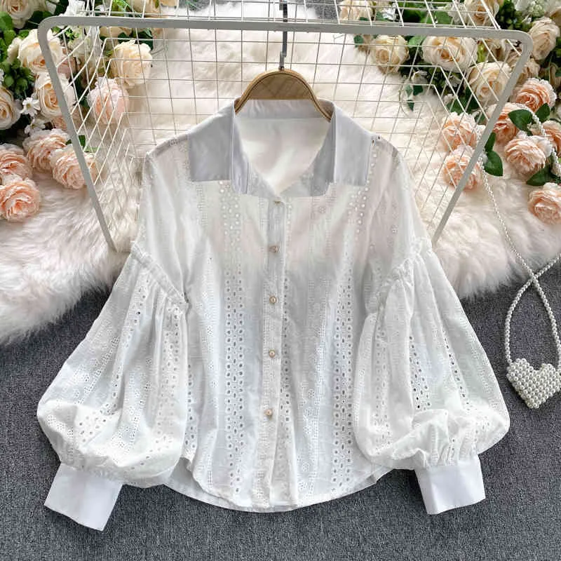 Mulheres Blusa Primavera Spring Spruff Sleeve Solteiro Camisa Feminino Fungo Fungo Fungo Hollow Bordado Solto Selvagem Selvagem Branco Tops D026 210506