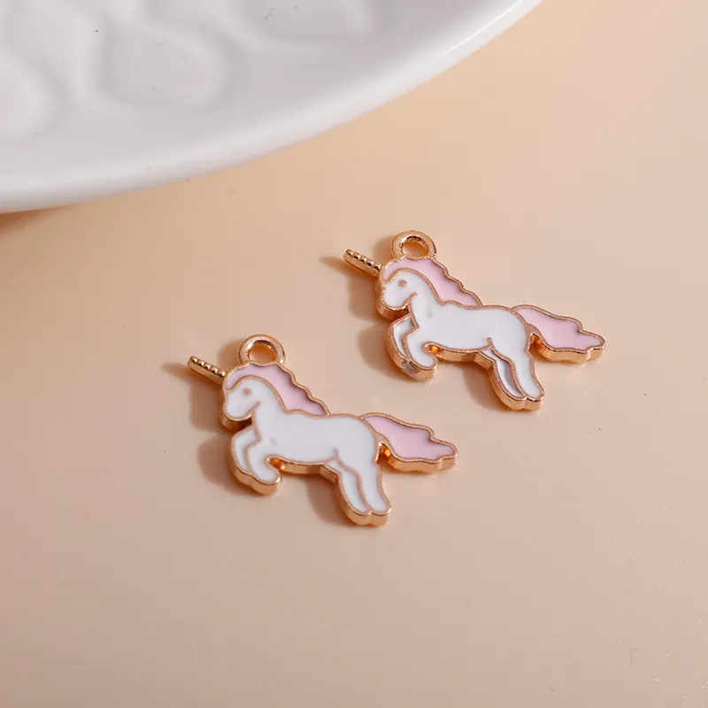 2017 mm Emalia Lucky Unicorn Charms for Naszyjniki Wisiorki Kolczyki DIY Kolorowe uroki zwierzęcia