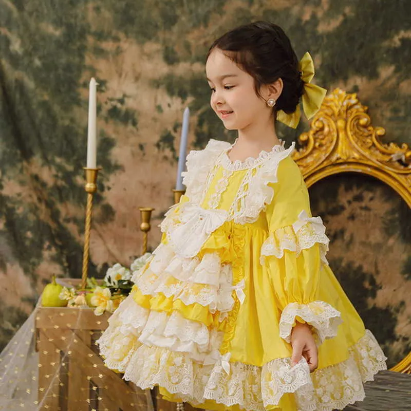 Spring Barn Girl Dress Lace Patchwork Yellow Puff Sleeves Prinsessan Klänningar Bröllop Piano Utför Party Kläder E1001 210610