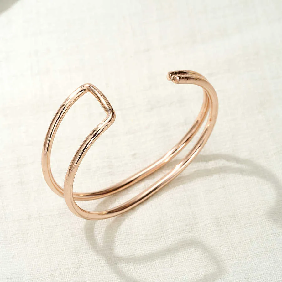 Jaeeyin 2021 Nyankomster Klassisk Bangle Guldfärg Mässing Wire Handgjorda Minimalistiska Trendiga Bracelet Holiday Smycken Gift för Q0719