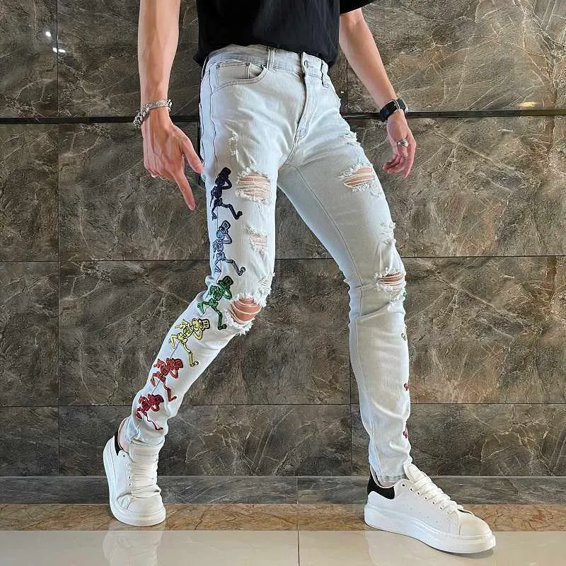 Мужские джинсы Gaojie Chaopai Heavy Industry Вышивка скелет Человек Паста Украшение, Старый Ущерб для стирки Воды, Тонкие и дырочные джинсы, Мужские штаны
