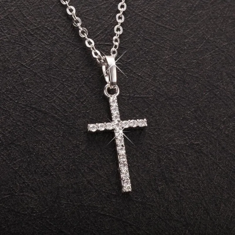 Anhänger Halsketten Mode weibliche Kreuz Anhänger Drop Gold Schwarz Farbe Kristall Jesus Halskette Schmuck für Männer Frauen Whole298n