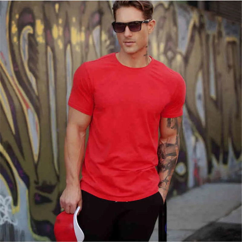 Yeni Yaz Moda Rahat Ince Elastik Pamuk Katı Kısa Kollu Erkekler T Shirt Erkek Fit Tops Tee Vücut Geliştirme Fitness Giyim 210421