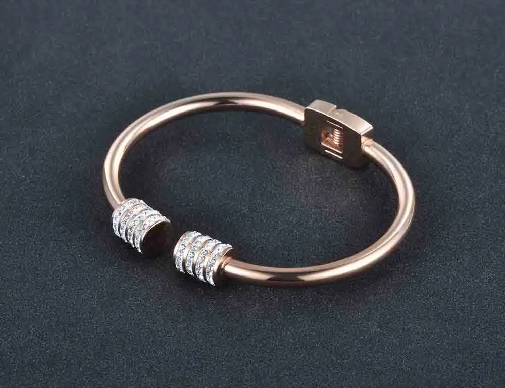 Jeemango Neue Design Strass Manschette Armreifen Armbänder Schmuck Rose Gold Farbe Edelstahl Hochzeit Armreif für Frauen B17053 Q0717