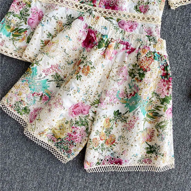 Été Arrivée Femmes Lâche Floral Évider Chemise Taille Haute Shorts Vintage Dames Deux Pièces Ensembles 210430