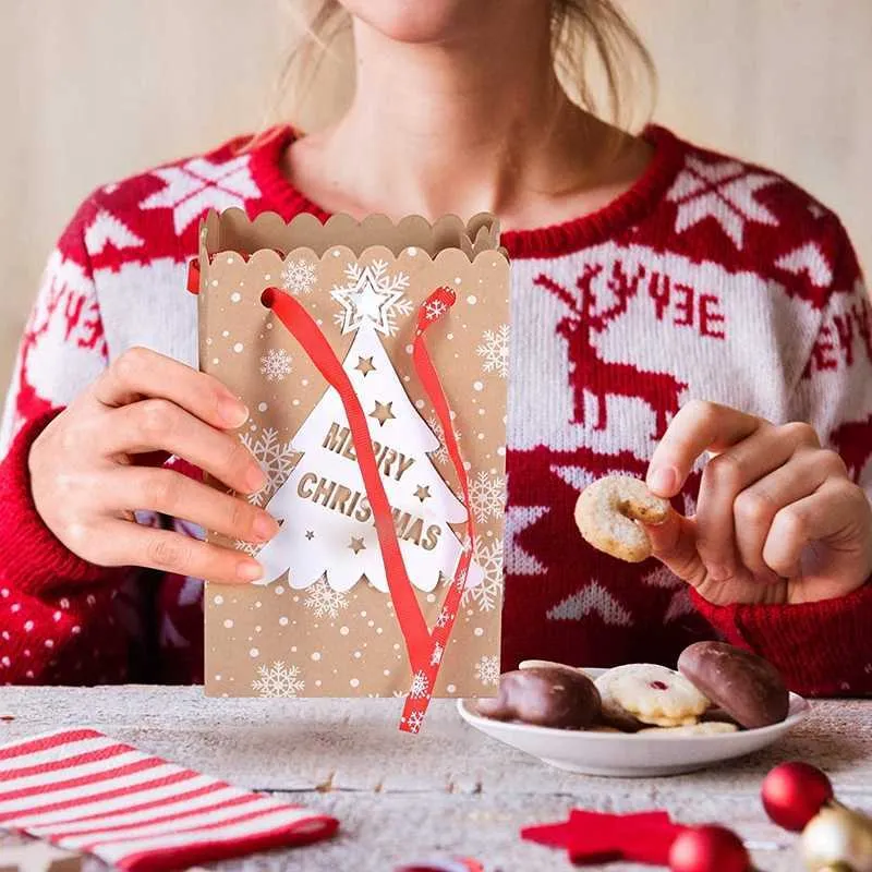24 مجموعات أكياس هدية عيد الميلاد مع العلامات 7 بوصة عيد الميلاد الحلوى كرافت أكياس ورقة كوكي تغليف مربع السنة عيد الميلاد ديكورات 2022 211104