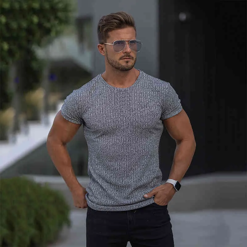 Gym T-shirt Men Short Sleeve Knitted Tshirt Sports Strips Slim Tee Shirt Male Fitness Bodybuilding Workout Tops Summer Clothing 210421