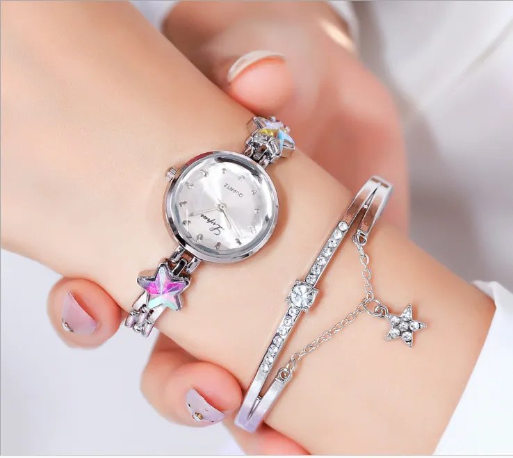 Mode Armband Attraktive Damenuhr Kreative Diamant Weibliche Uhren Vertraglich Kleine Zifferblatt Stern Damen Armbanduhren232i