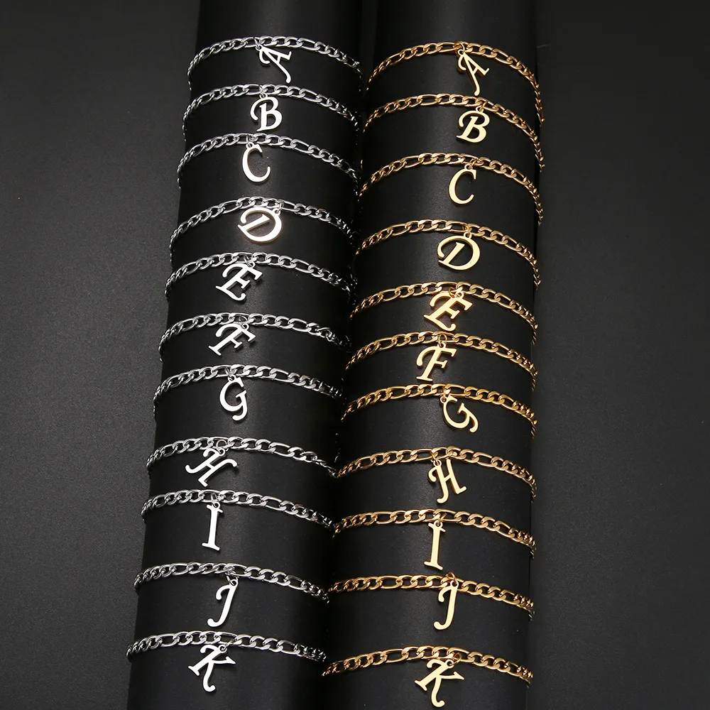 Rostfritt stål Armband CURB CUBAN LINK GOLD Färgkedja Bokstäver A-Z Fashion för män Kvinnor Grundpunk