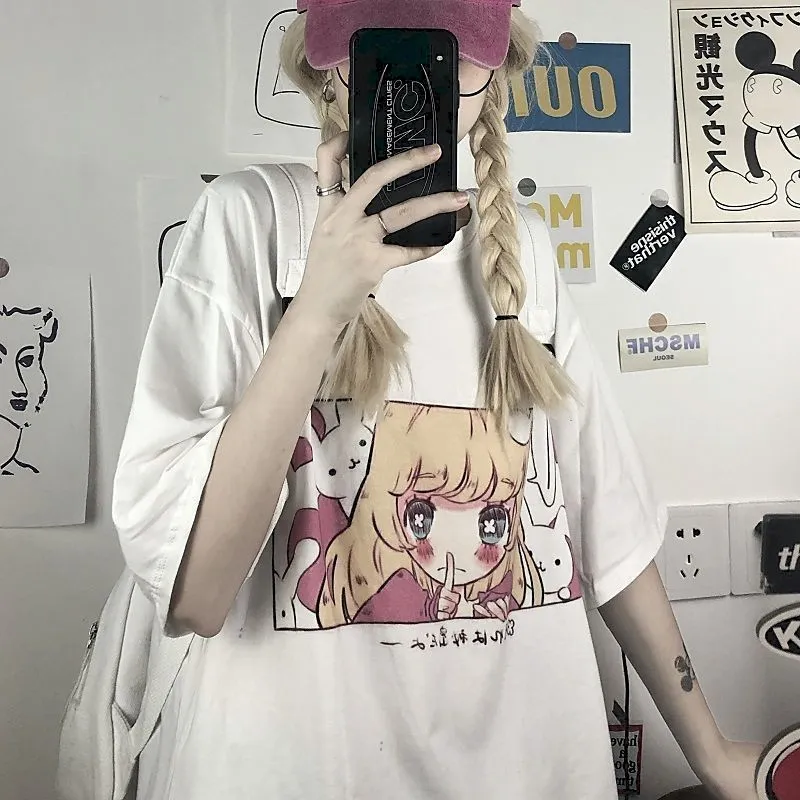 Anime Girl Girl Imprimir Mulheres Tops Tshirts Estilo Coreano camisetas Verão Doce Moda T Camisas Preppy Pares Roupas O-Neck Tee Y0508