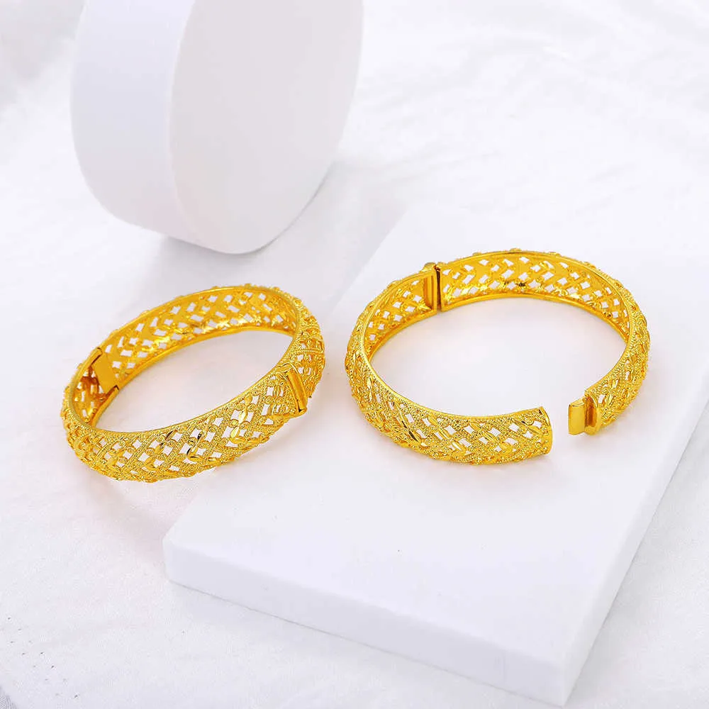 2 st / Armband Guld Bangles För Kvinnor Tillbehör Brud Bröllop Armband Indiska / Etiopiska / Frankrike / Afrikanska / Dubai Smycken My42 Q0717