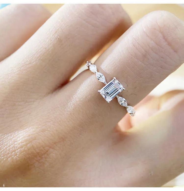 ELSIEUNEE 100% 925 Sterling Smaragd Cut Simulierte Moissanit Diamant Hochzeit Ring Mode Edlen Schmuck Geschenk Für Frauen Whole321a