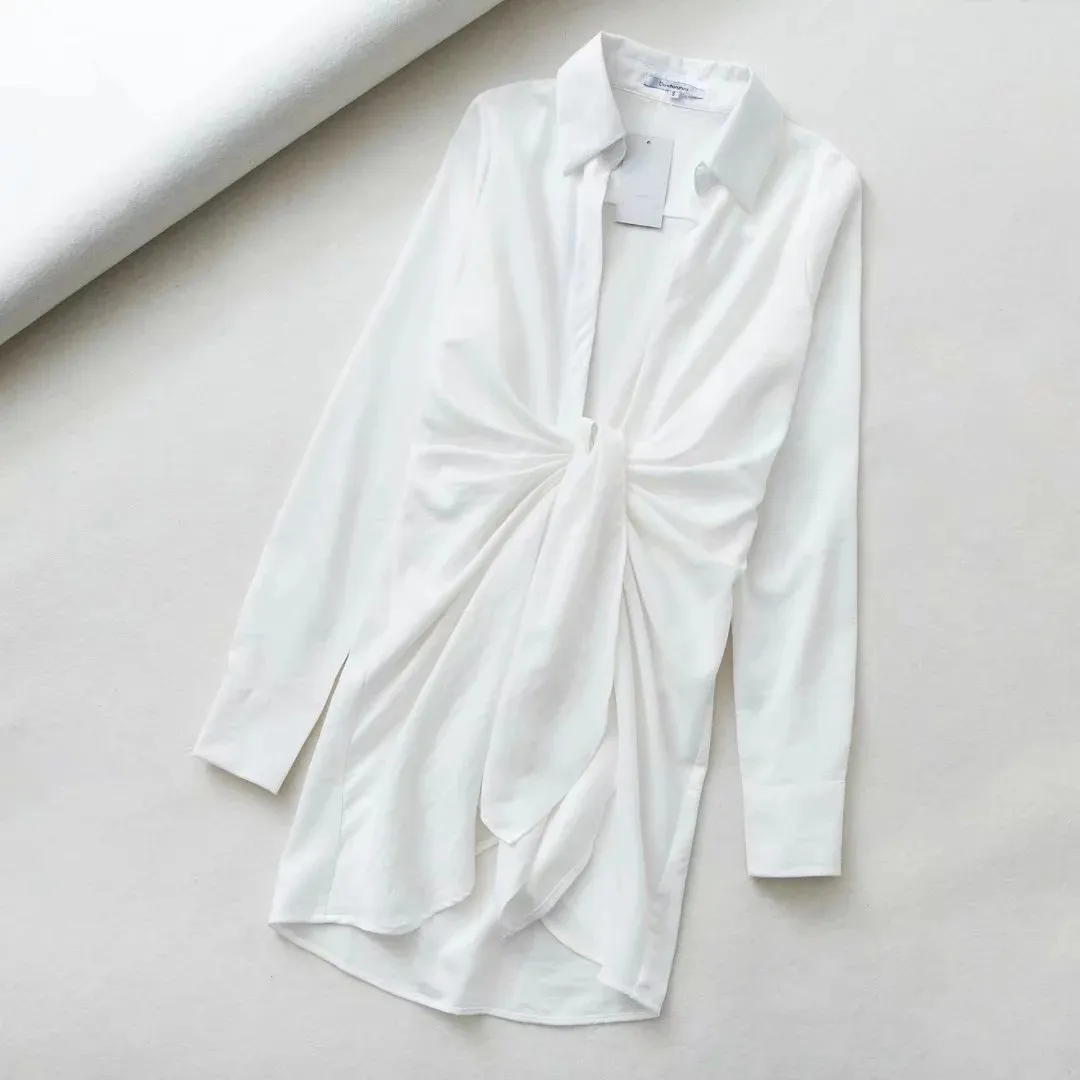 Głębokie V Neck Seksowna koszula Sukienka Specjalne Projektowanie Oprocentowanie Kendall Mini Sukienka Kobiety Nieregularność Plisowany Wołowy Styl White Dress 210521