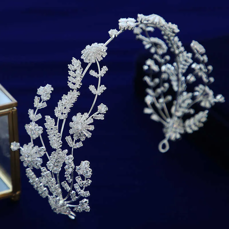 Luksusowy kwiat Cubic Zircon Brides Tiaras Crown Bridal Diadema Wedding Hair Akcesoria H08271691217