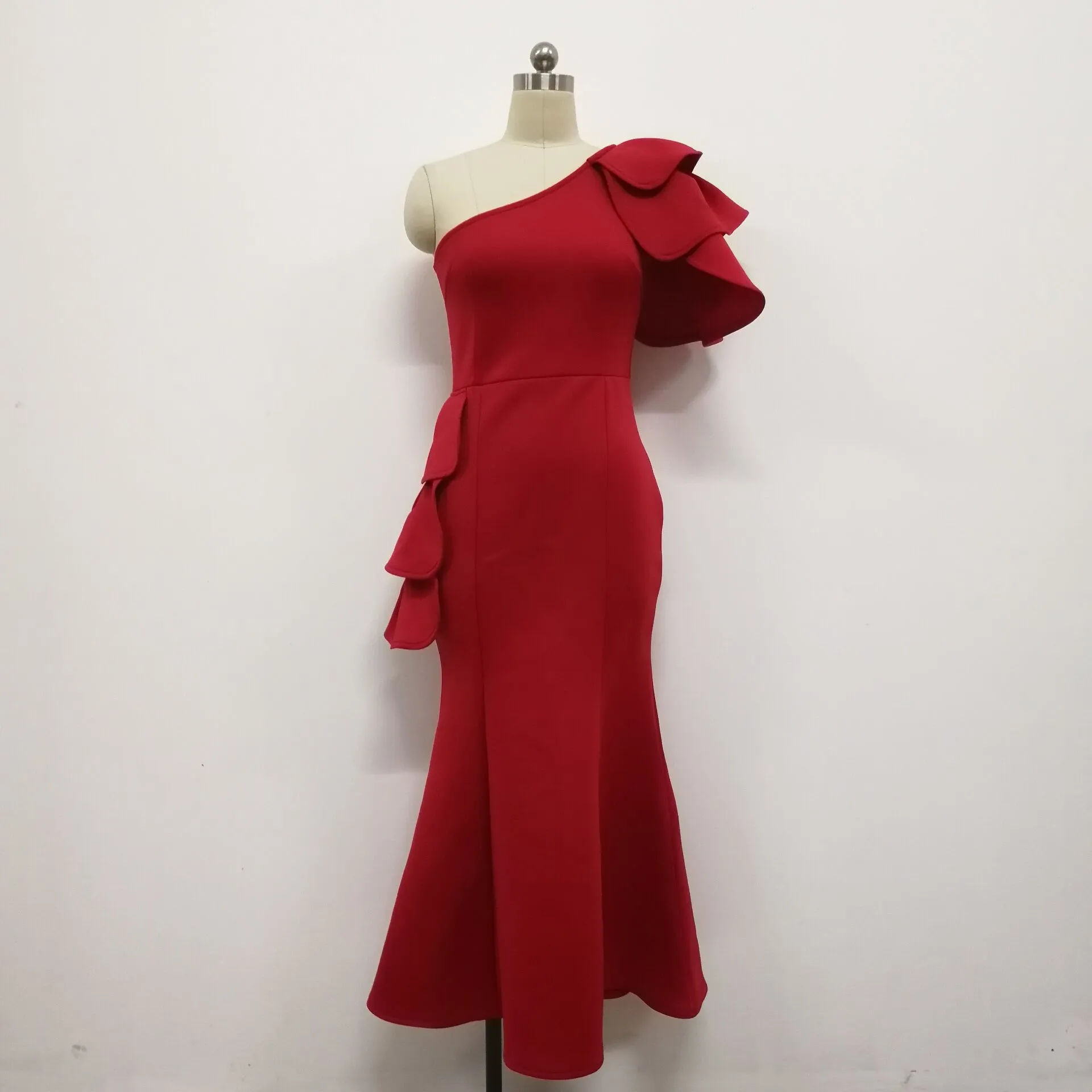 Women One Shoulder Christmas Party Dress Red Maxi Ruffles Celebrate African Mermaid Long Bodycon Dresses Gowns Plus Size XXL 210416