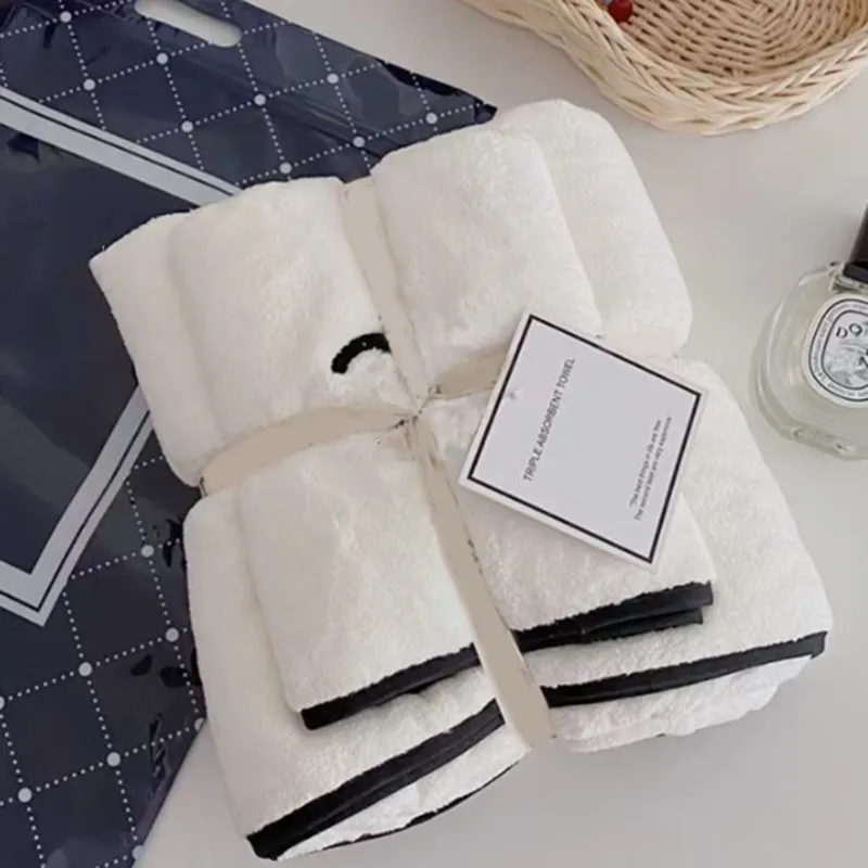 Designer un set di asciugamano di cotone puro c Luxurys designer di asciugamano e asciugamano da bagno bagno morbido da bagno assorbenti uomini donne Washlots D2111038Z