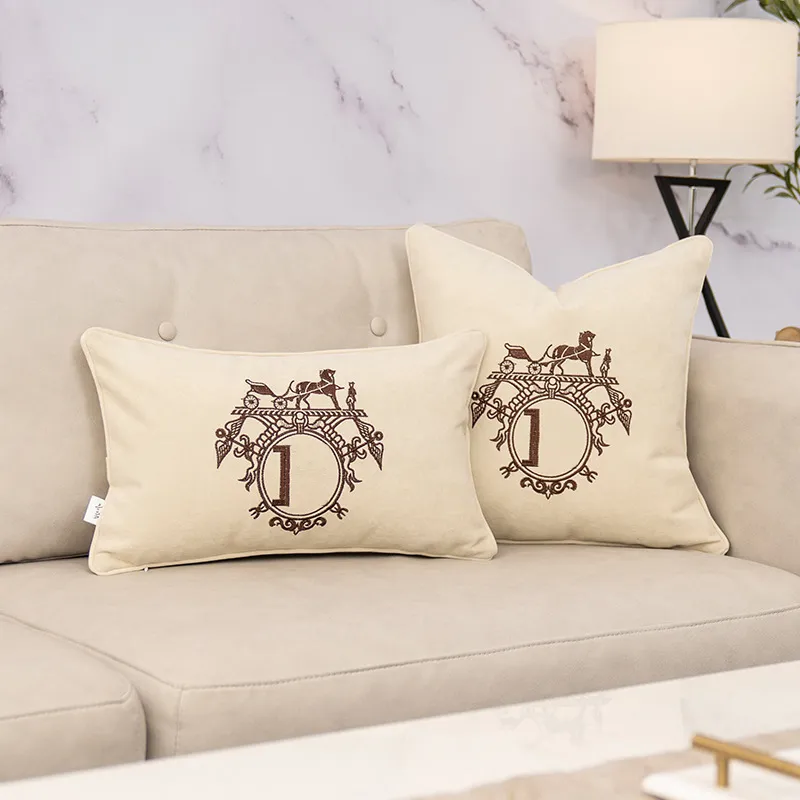 2022 LISTE Luksusowa kwadratowa poduszka projektant dekoracyjnej poduszki Projektanci Bawełniana bawełniana dekoracje do salonu poduszka 2203053