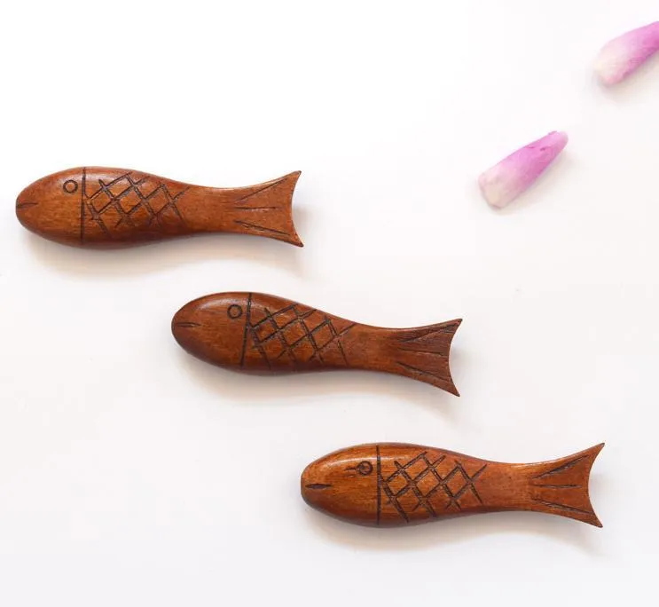 Poissons en forme de poisson Titulaire de la vaisselle naturelle Porte-baguettes Dos Cuillère Couteau à fourche Couteau en bois Porte-Cuisine Outils de cuisine en gros